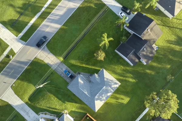 Aerial view of Florida house and yard